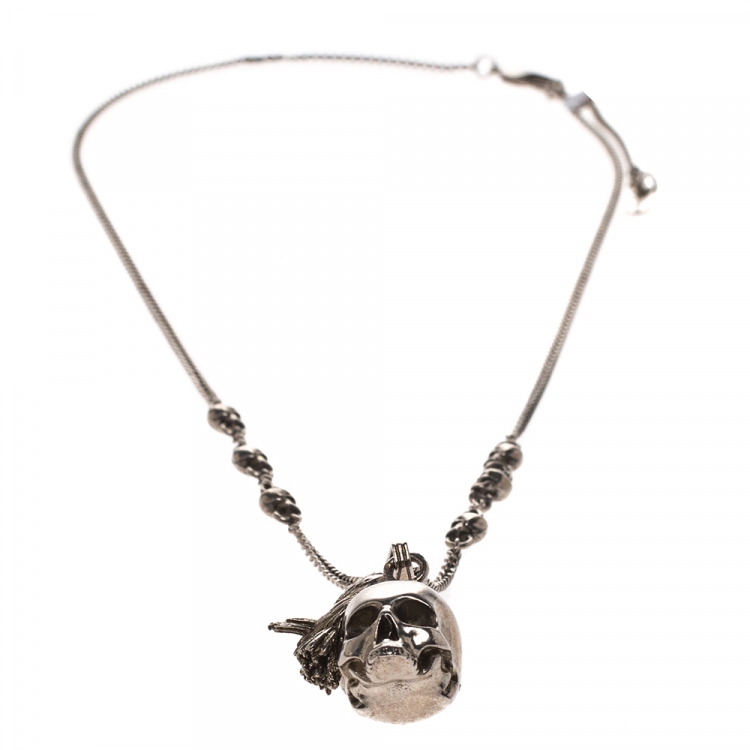Pre Owned Alexander McQueen Raven Skull Silver Tone Pendant Chain Necklace