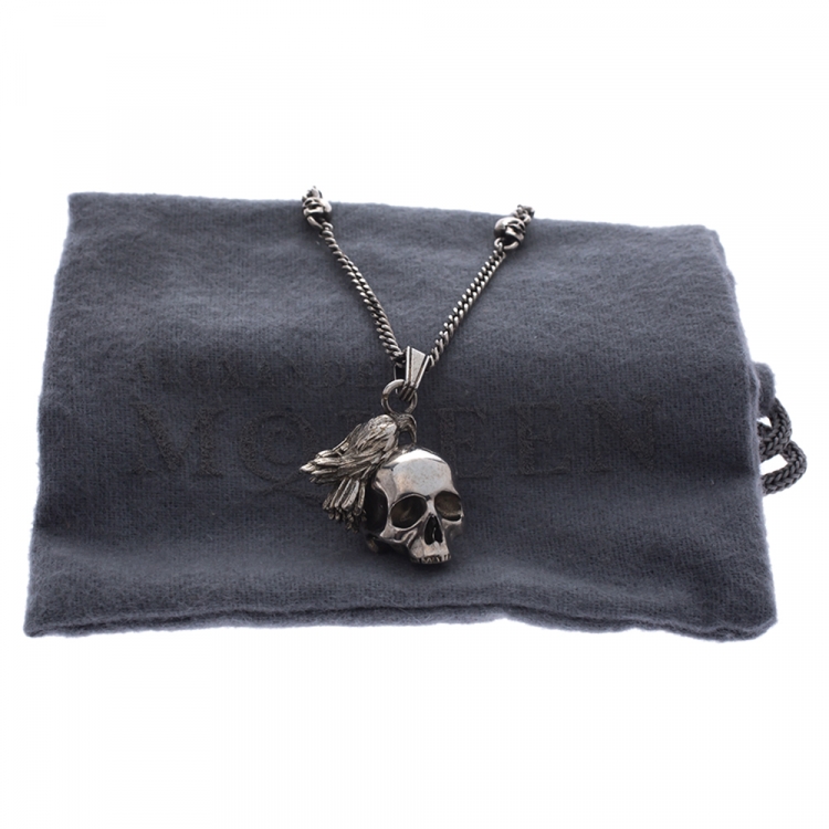Pre Owned Alexander McQueen Raven Skull Silver Tone Pendant Chain Necklace