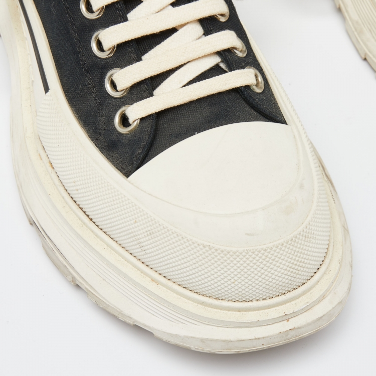 Pre Owned Alexander McQueen Black Canvas and Rubber Tread Slick Lace Up Sneakers 41