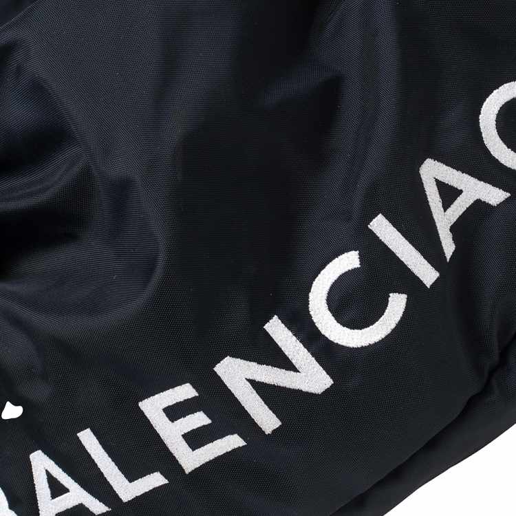 مملوكة مسبقًا Balenciaga Navy Blue/Red Nylon Small Wheel Logo Weekender Bag