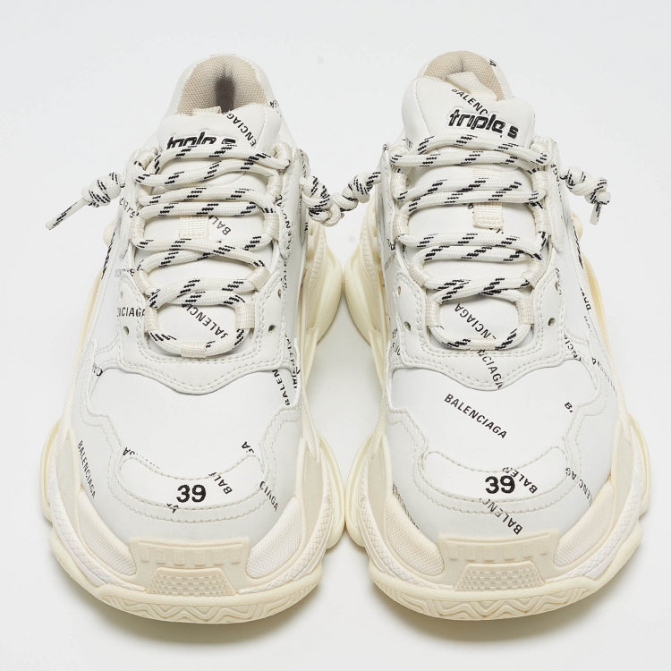 مملوكة مسبقًا Balenciaga White Leather Triple S All Over Logo Sneakers Size 39