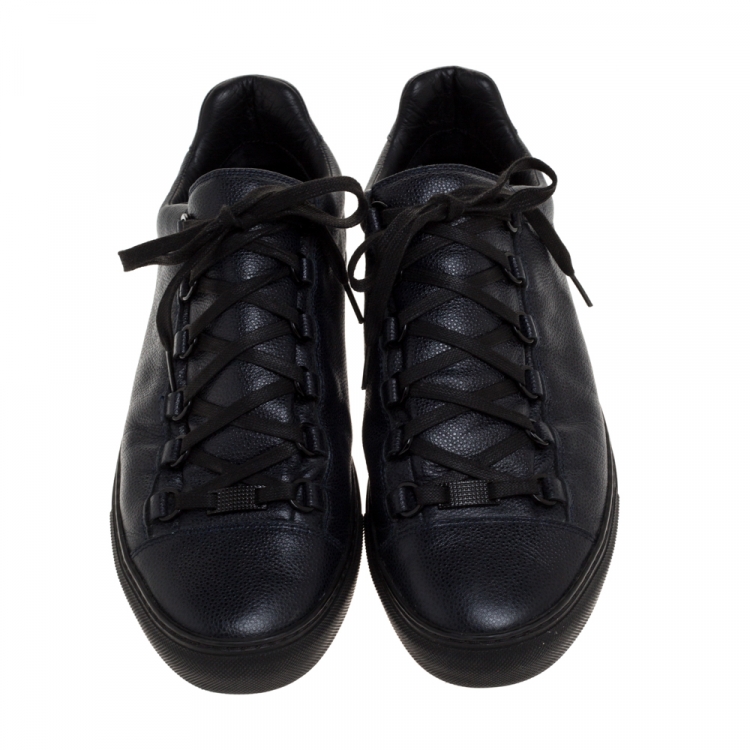 مملوكة مسبقًا Balenciaga Navy Blue Leather Arena Low Top Sneakers Size 42