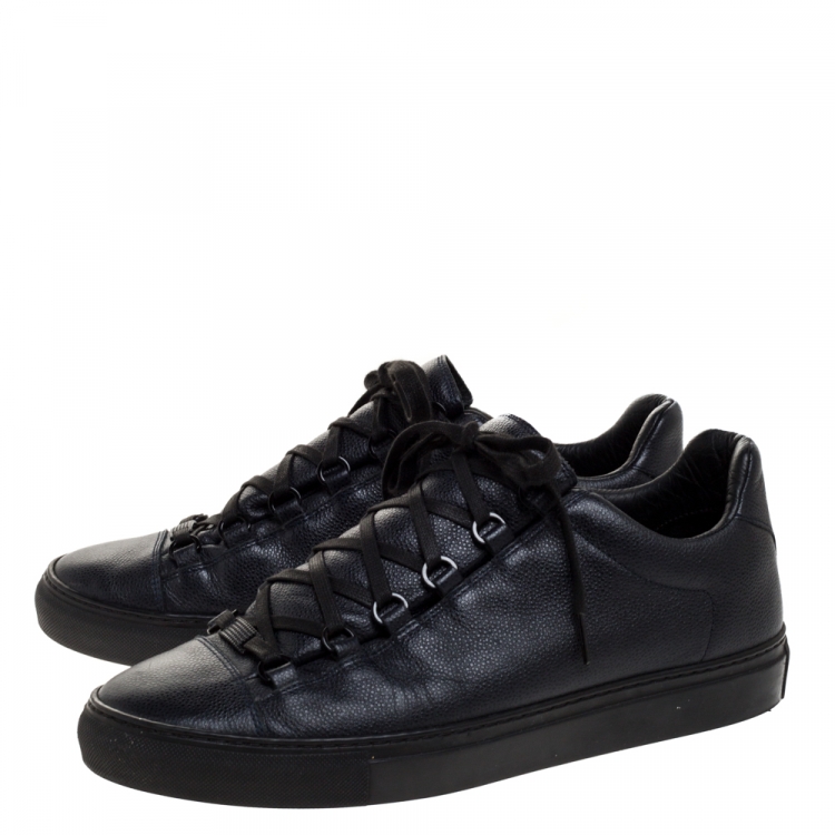 مملوكة مسبقًا Balenciaga Navy Blue Leather Arena Low Top Sneakers Size 42