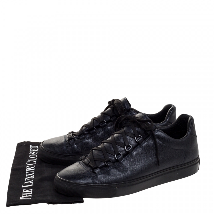 مملوكة مسبقًا Balenciaga Navy Blue Leather Arena Low Top Sneakers Size 42