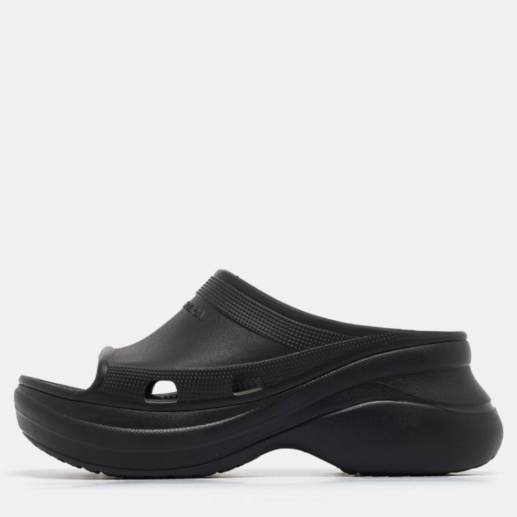 Pre Owned Balenciaga Black Rubber Flat Slides Size 42