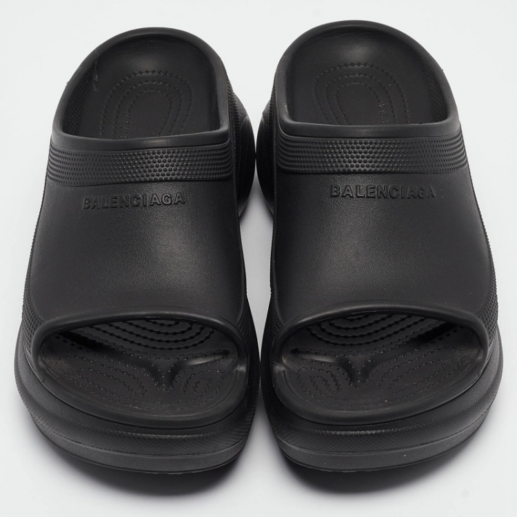 Pre Owned Balenciaga Black Rubber Flat Slides Size 42