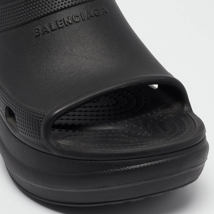 Pre Owned Balenciaga Black Rubber Flat Slides Size 42