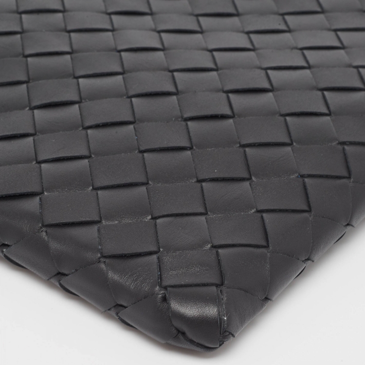Pre Owned Bottega Veneta Black Intrecciato Leather Half Zip Pouch