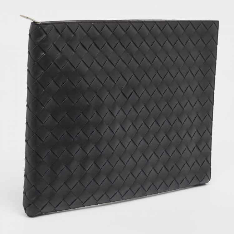 Pre Owned Bottega Veneta Black Intrecciato Leather Half Zip Pouch