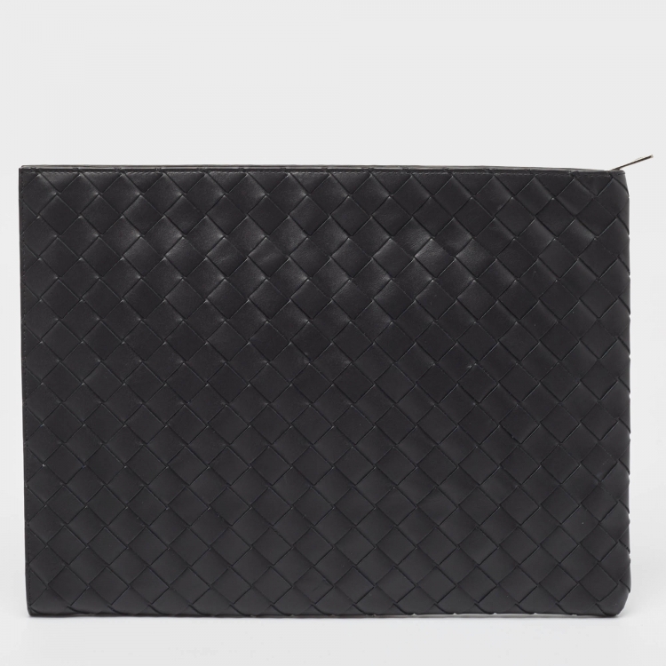 Pre Owned Bottega Veneta Black Intrecciato Leather Half Zip Pouch