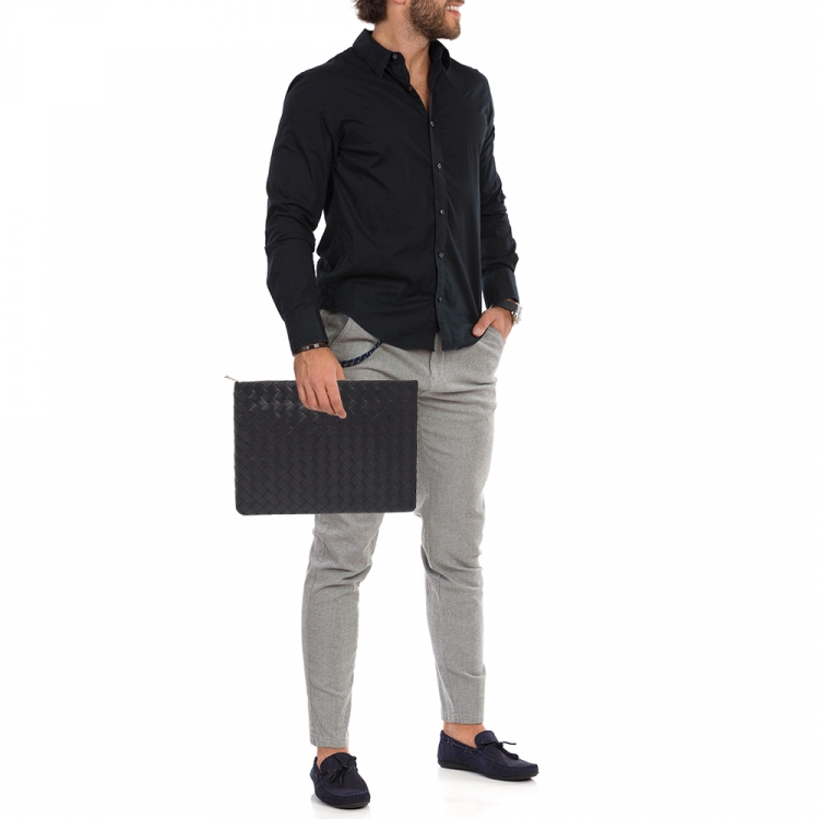 Pre Owned Bottega Veneta Black Intrecciato Leather Half Zip Pouch