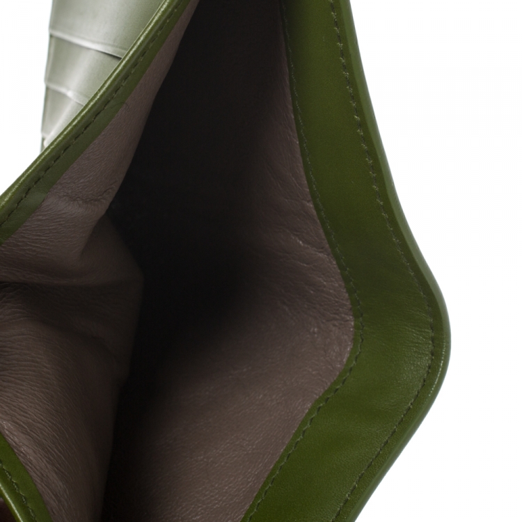 Pre Owned Bottega Veneta Green Intrecciato Leather Bifold Wallet