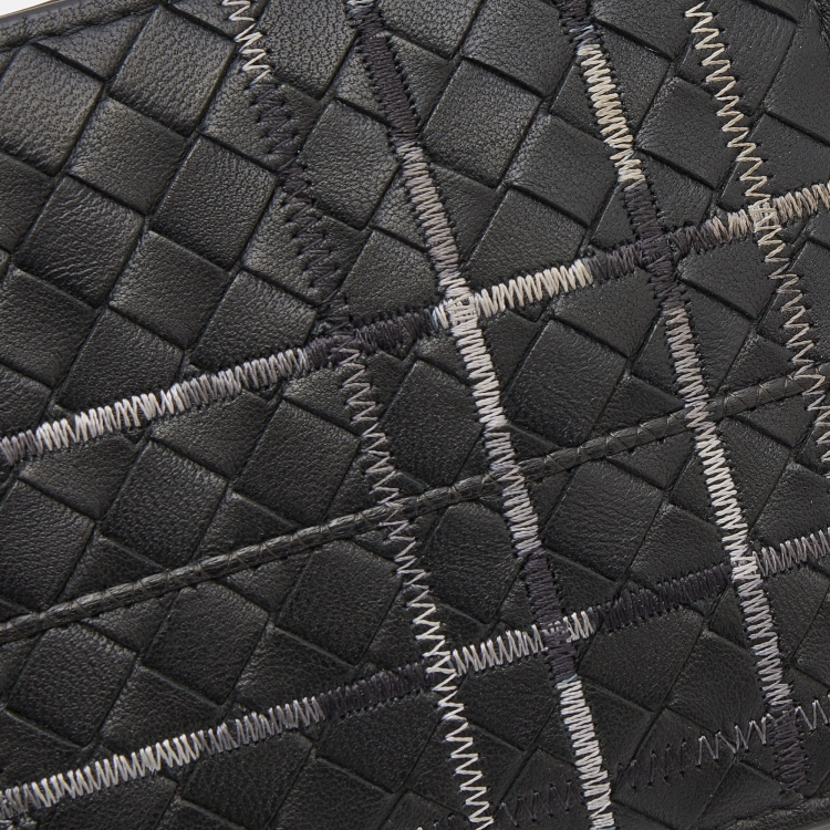 Pre Owned Bottega Veneta Black Intrecciato Leather Bifold Wallet
