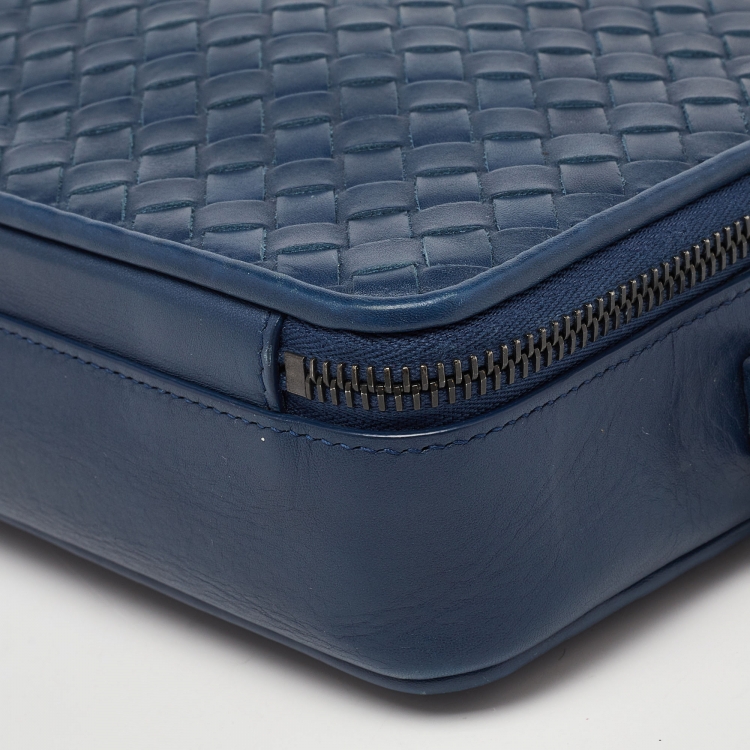 Pre Owned Bottega Veneta Blue Intrecciato Leather Wristlet Pouch