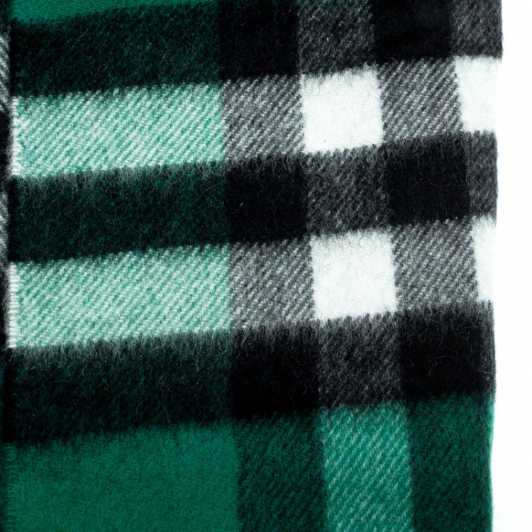 Pre Owned Burberry Emerald Green Classic Novacheck Cashmere Muffler
