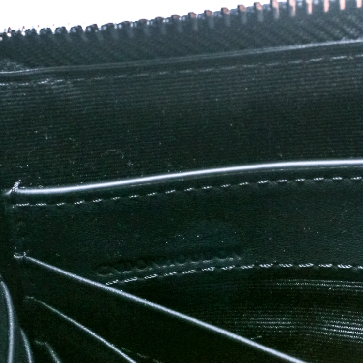 مملوكة مسبقًا Burberry Black Check PVC Nolan Travel Wallet