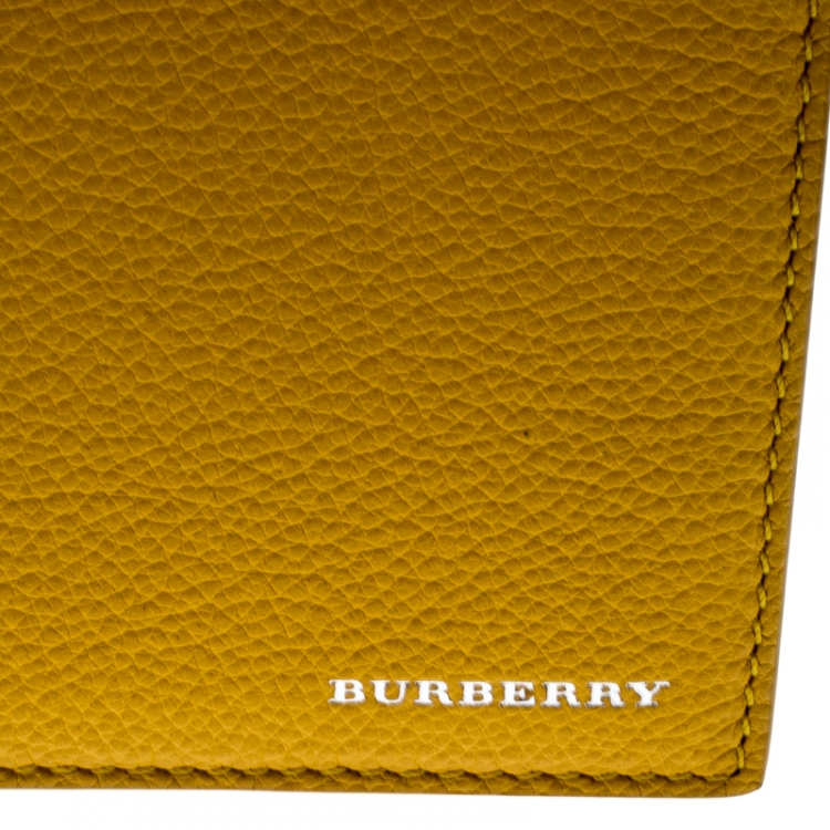 Pre Owned Burberry Yellow Leather Bifold Wallet