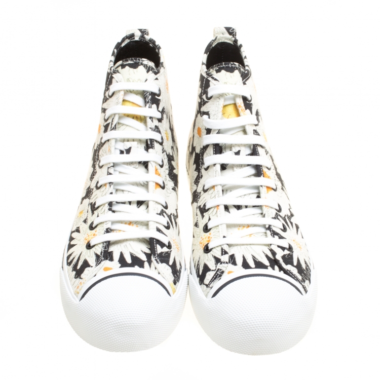مملوكة مسبقًا Burberry Black Floral Print Canvas Kingly High Top Sneakers Size 44