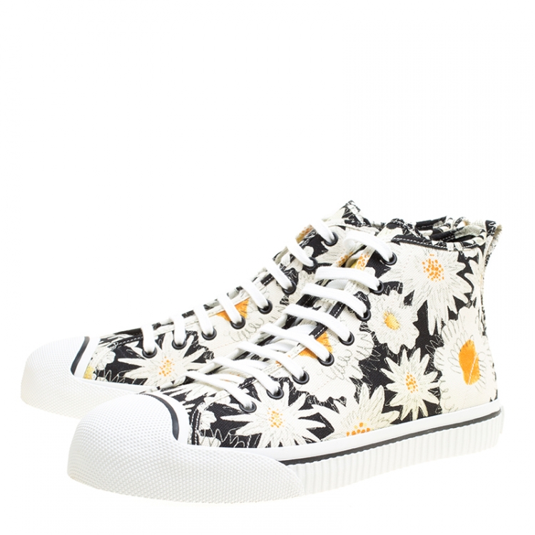 مملوكة مسبقًا Burberry Black Floral Print Canvas Kingly High Top Sneakers Size 44