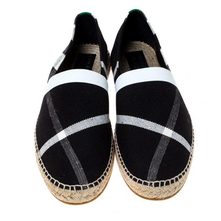 مملوكة مسبقًا Burberry Black Canvas Check Pateman Slip On Espadrille Loafers Size 43