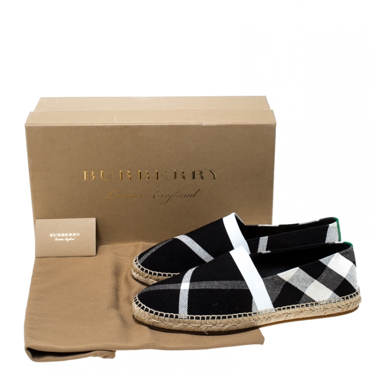 مملوكة مسبقًا Burberry Black Canvas Check Pateman Slip On Espadrille Loafers Size 43