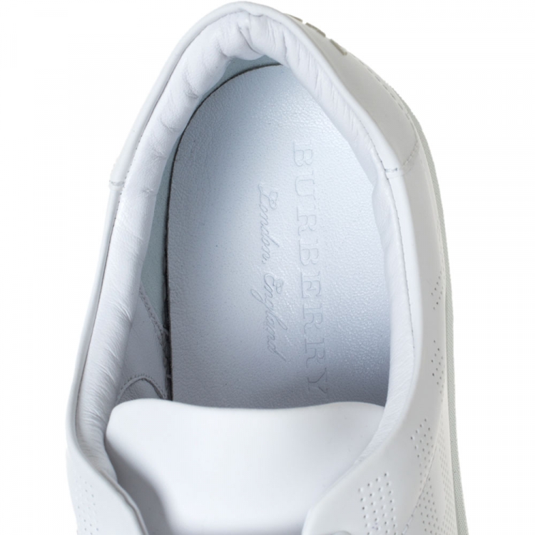 مملوكة مسبقًا Burberry White Leather Westford Low Top Sneakers Size 41