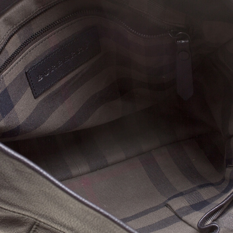 Pre Owned Burberry Black Leather Messenger Bag