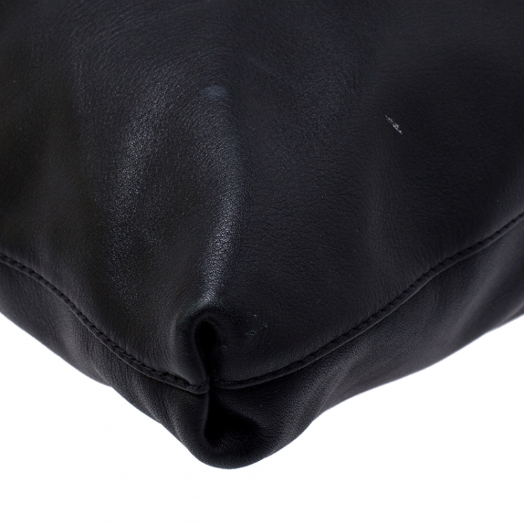 Pre Owned Burberry Black Leather Lock Messenger Bag