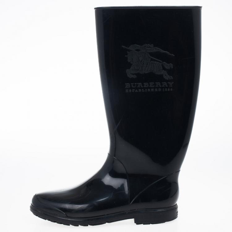 Burberry equestrian hotsell rain boots