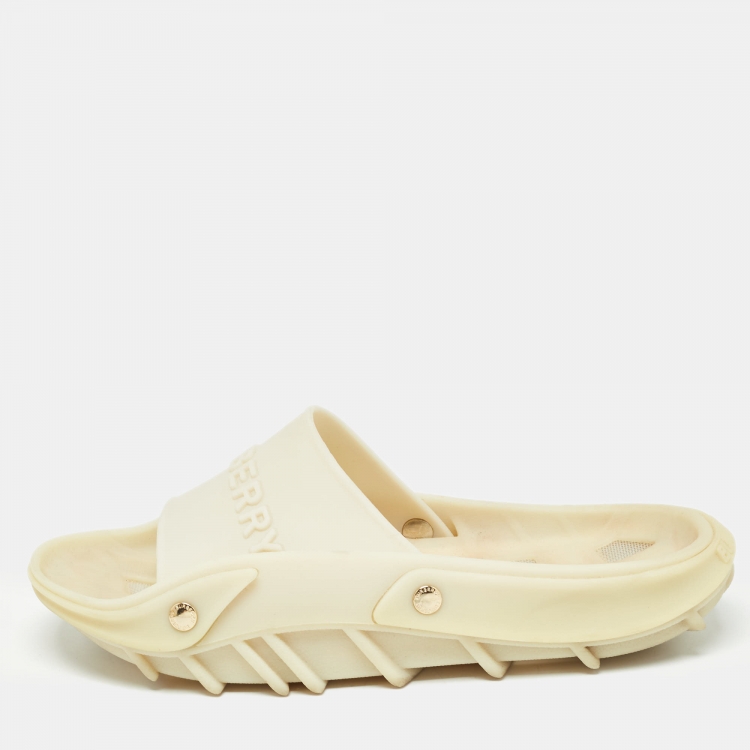 Pre Owned Burberry Cream Rubber Flat Slide Size 40