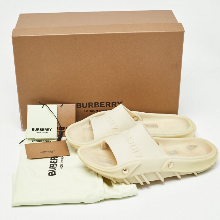 Pre Owned Burberry Cream Rubber Flat Slide Size 40