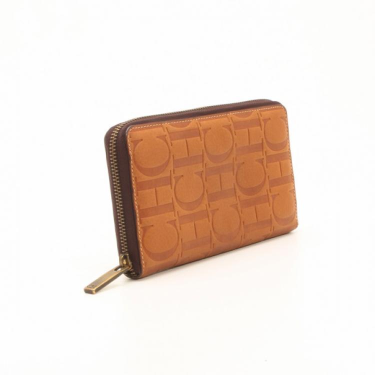 Pre Owned Carolina Herrera Brown Embossed Leather Zippy Wallet