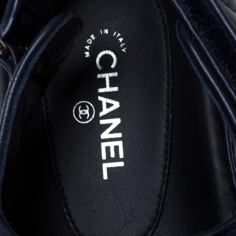 Pre Owned Chanel Navy Blue Quilted Leather CC Dad Sandals Size 41
