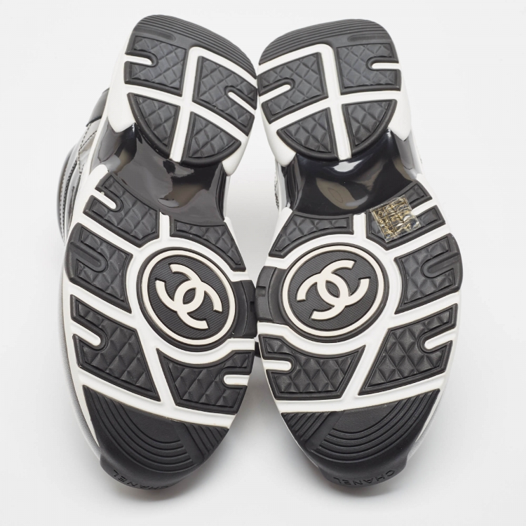 Pre Owned Chanel Black PVC and Leather CC Low Top Sneakers Size 43