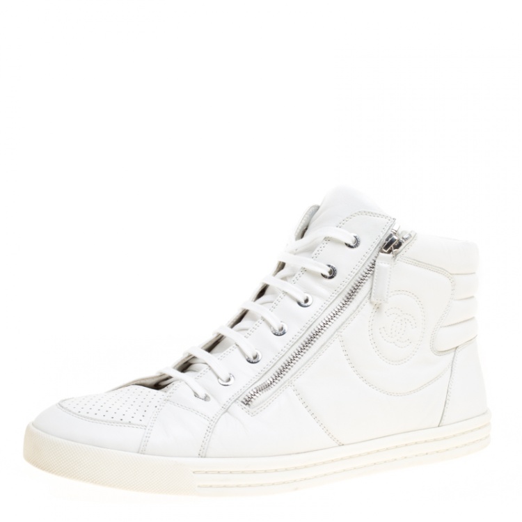 CHANEL CC Sneakers in Black - More Than You Can Imagine