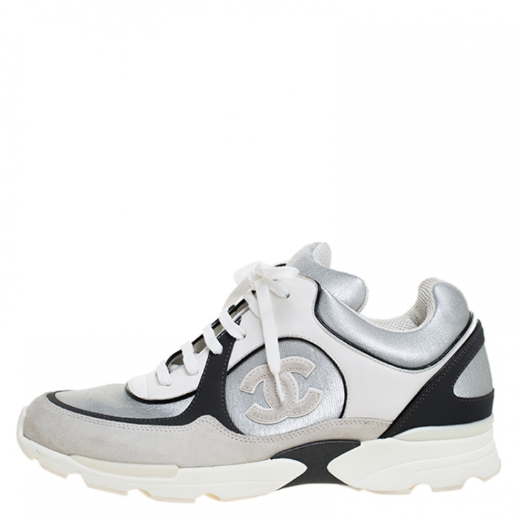 Mundtlig Horn næve Chanel Silver/Black Leather and Fabric CC Lace Up Sneakers Size 41 Chanel |  TLC