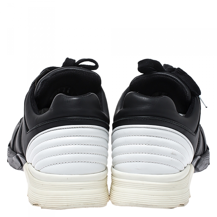 Pre Owned Chanel Black/White Leather CC Low Top Sneakers Size 43