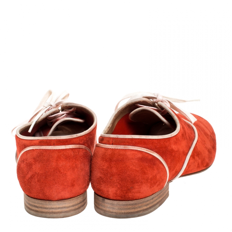 مملوكة مسبقًا Christian Louboutin Red Suede Lace Up Oxford Size Size 40.5