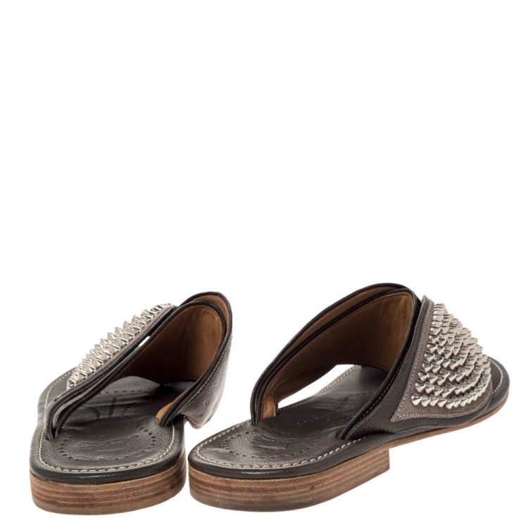 Pre Owned Christian Louboutin Green Textured Leather Spike Suctam Flat Sandals Size 43