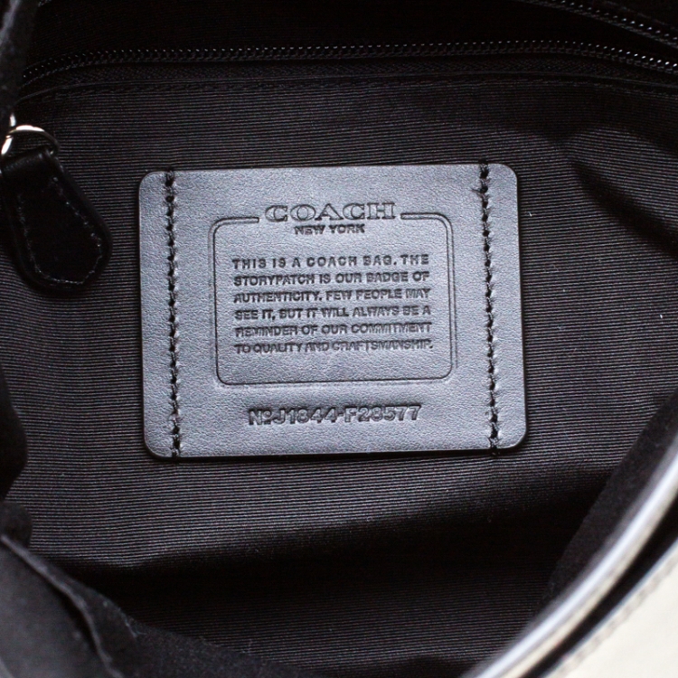 مملوكة مسبقًا Coach Black Signature Embossed Leather Charles Messenger Bag