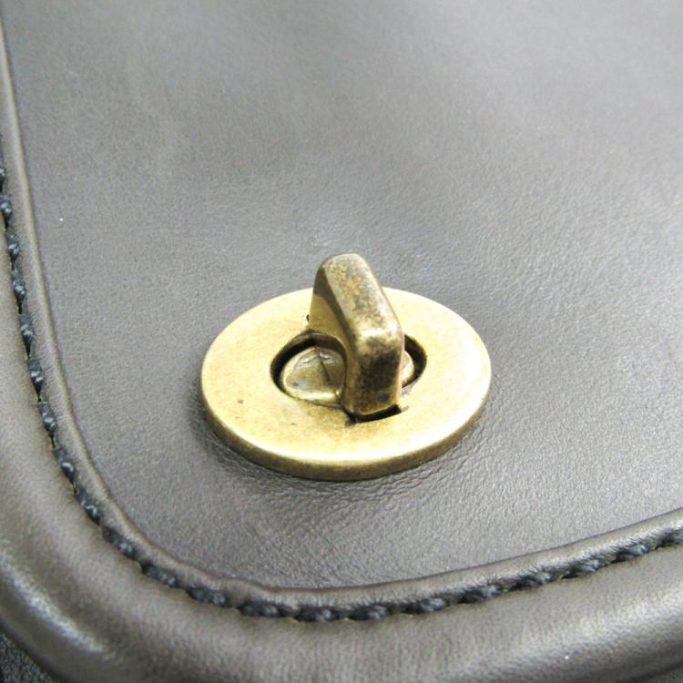 مملوكة مسبقًا Coach Khaki Leather Fanny Pack