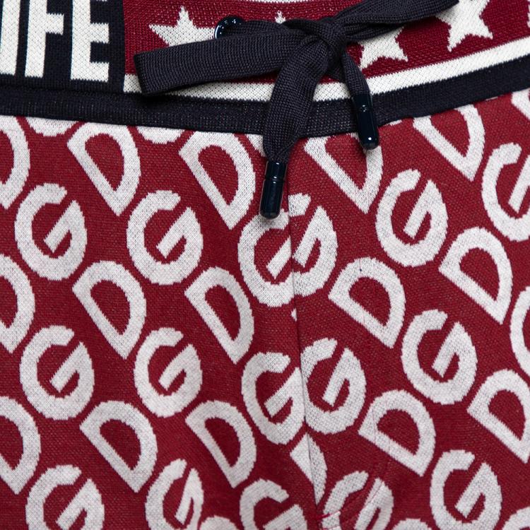 مملوكة مسبقًا Dolce & Gabbana Red DG Mania Print Jersey Shorts IT 46