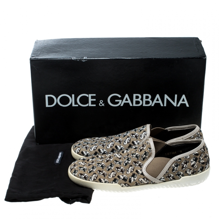 مملوكة مسبقًا Dolce and Gabbana Beige Car Print Canvas Slip On Sneakers Size 43