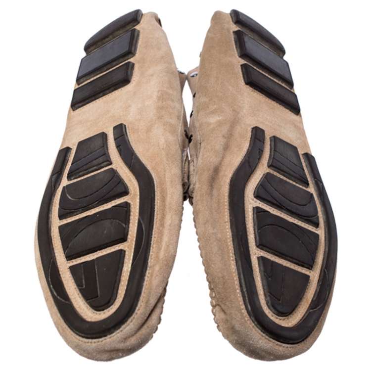 مملوكة مسبقً�ا Dolce and Gabbana Beige Suede Metal Logo Slip On Loafers Size 44