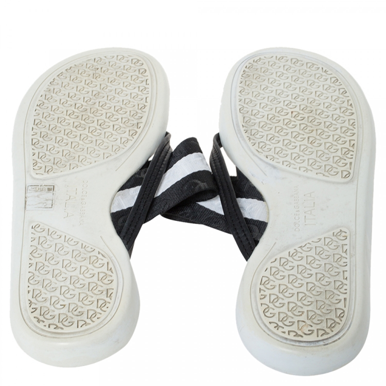Pre Owned Dolce & Gabbana Leather And Logo Debossed Nylon Fabric Thong Flats Size 44
