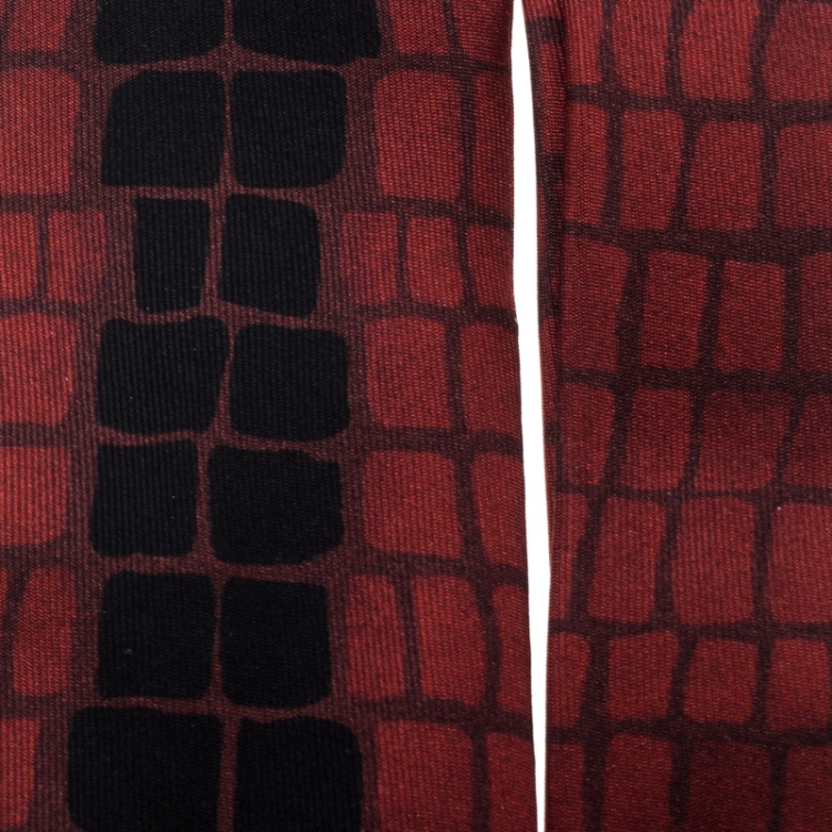 مملوكة مسبقًا Fendi Black and Red Tile Printed Silk Tie