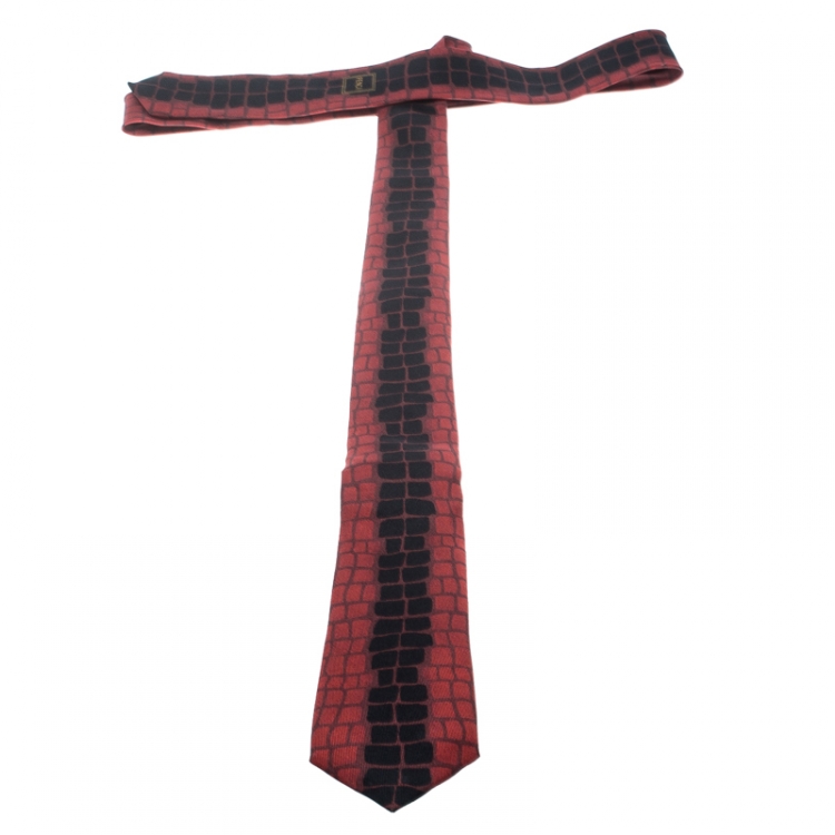 مملوكة مسبقًا Fendi Black and Red Tile Printed Silk Tie