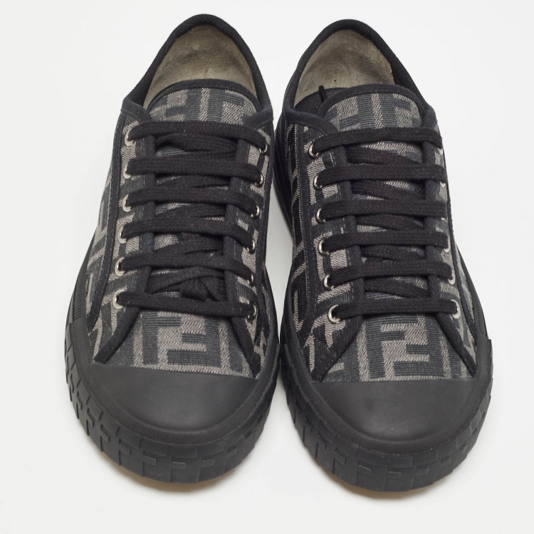 مملوكة مسبقًا Fendi Black/Beige FF Canvas Low Top Sneakers Size 40