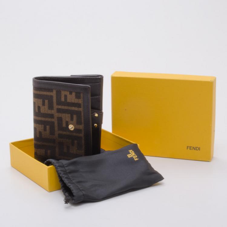Pre Owned Fendi Accessories Button Wallet 