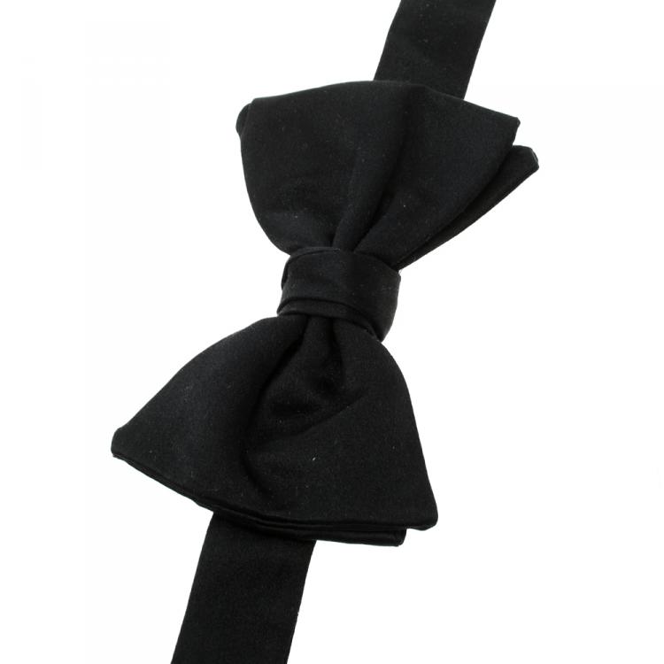 Pre Owned Giorgio Armani Black Silk Classic Bow Tie